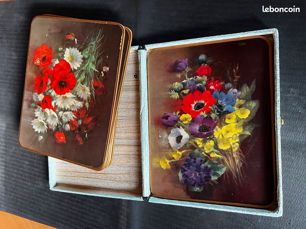 Set Vintage de 6 Grands Dessous de Plat ou Verre Motifs Fleurs dans leur Boite - Coffret (image 7)