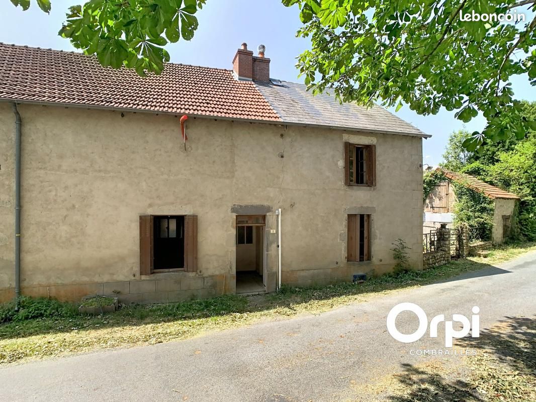 Maison 3 pièces 77 m² · à Roche-d'Agoux · 77 m² · 46 000 €