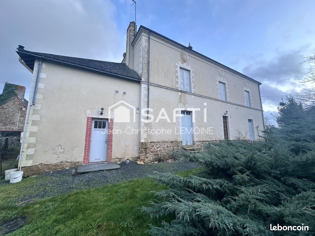 Maison 10 pièces 240 m² · à Le Lion-d'Angers · 240 m² · 485 000 €