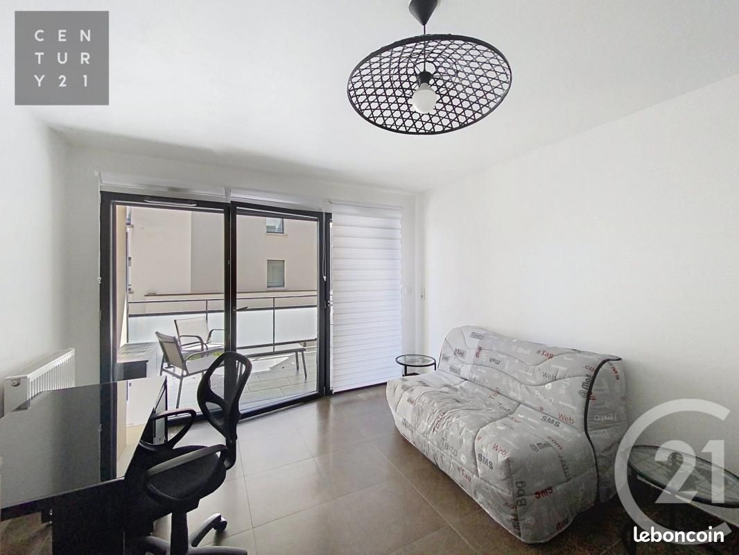 Appartement 1 pièce 27 m² · à Sainte-Savine · 27 m² · 540 €