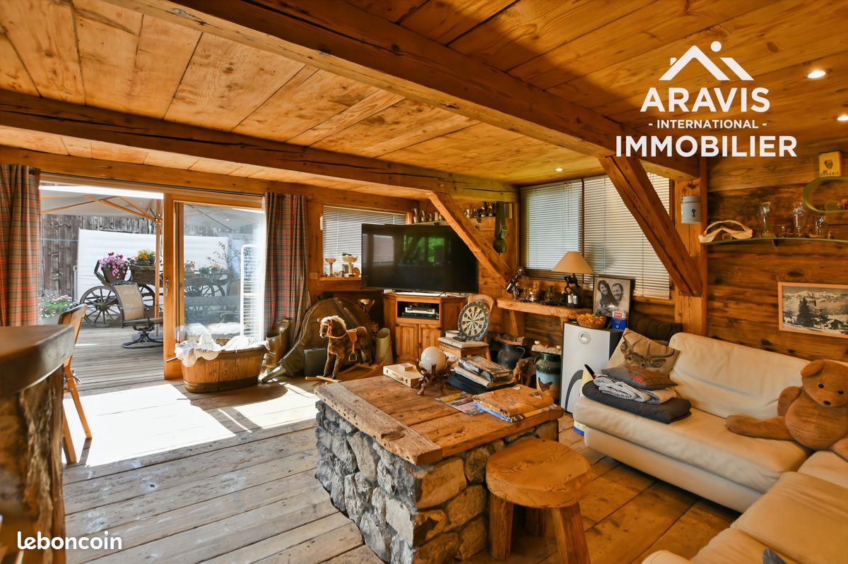 Maison 20 pièces 321 m² · à Arâches-la-Frasse · 321 m² · 1 650 000 €