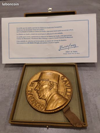 Médaille De Bronze Général De Gaulle Vintage - Pièce Commémorative Occasion