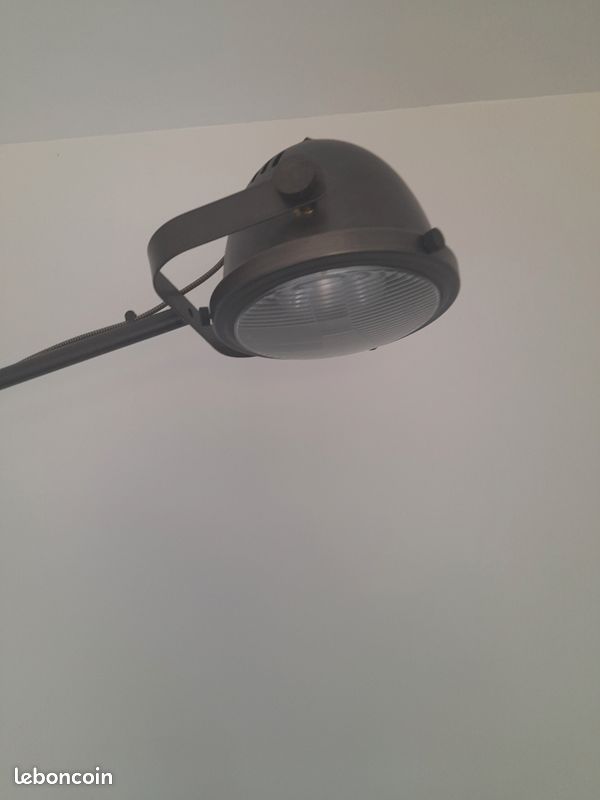 Lampe industrielle (image 2)