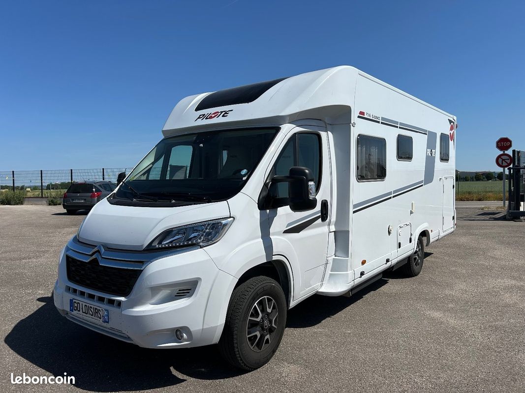 Camping-car Pilote P 746 FGJ Evidence (image 1)