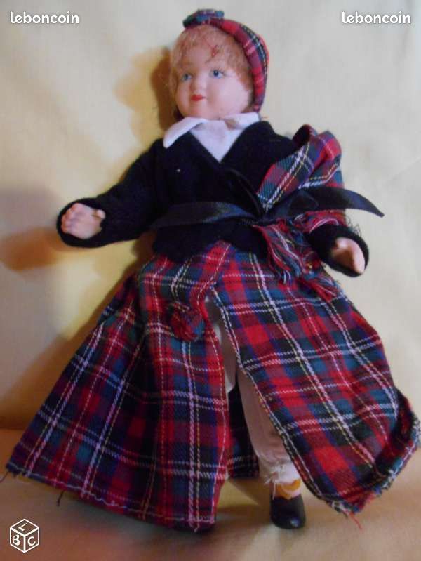 Petite Poupée Ancienne En Porcelaine – Mignonnette – Collection