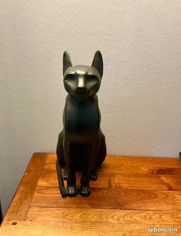 Statue De Chat Égyptien Bastet En Résine – Fait Main – Figurine Décorative Noir Et Doré – Taille M (28 Cm)