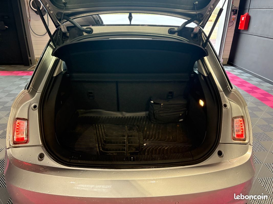 AUDI A1 SPORTBACK 1.0 TFSI ultra 95 S tronic 7 Midnight Series / JANTES 17 / PHARES AUTOMATIQUES (image 5)