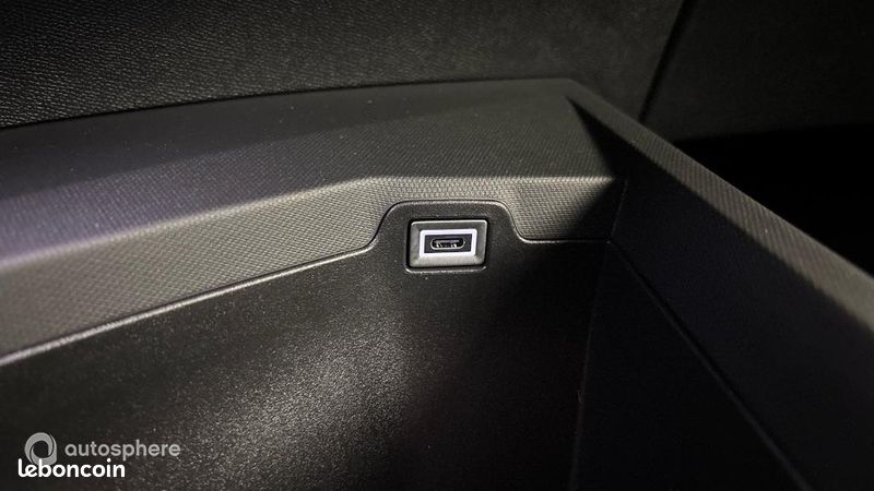 Peugeot 3008 1.2 Hybrid 145ch Allure e-DCS6 (image 30)