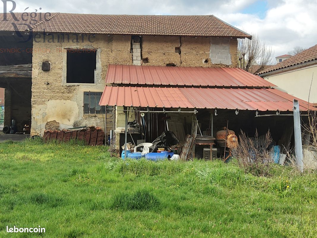 Local commercial 84 m² · à Artas · 84 m² · 110 000 €