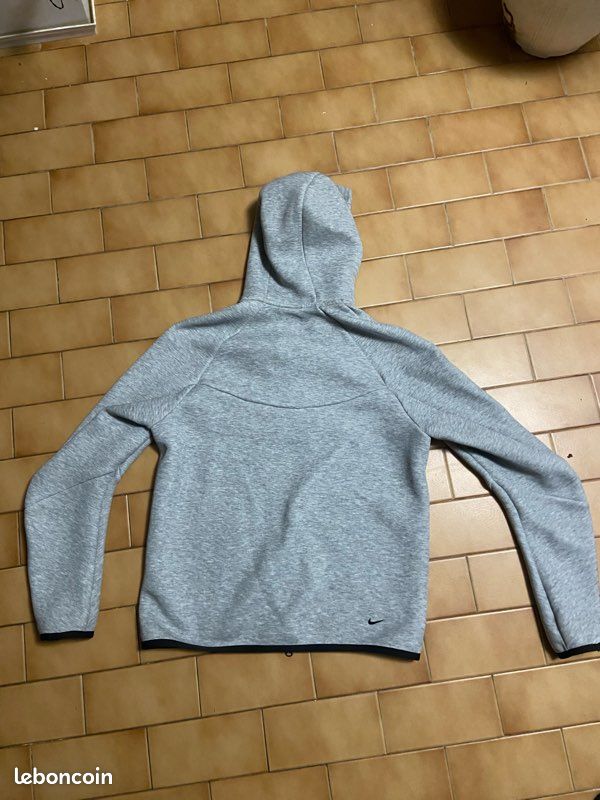 Veste nike tech gris taille M (image 3)