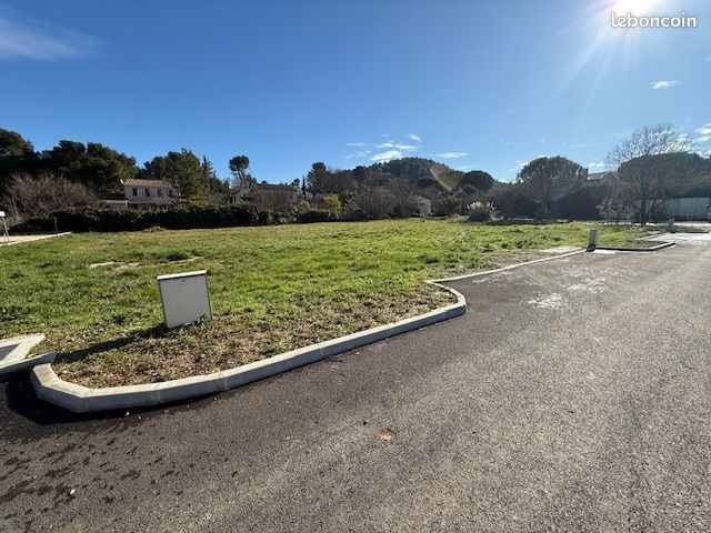 Terrain 614 m² · à Saint-Geniès-de-Comolas · 614 m² · 119 000 €