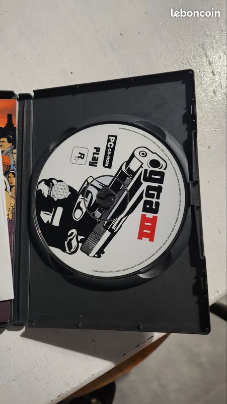 Jeu PC - GTA III (Grand Theft Auto III) - Très Bon état - Boîte Et Notice