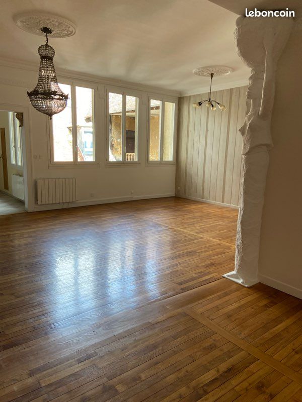 Appartement 5 pièces 144 m² · à Besançon · 144 m² · 1 070 €/mois