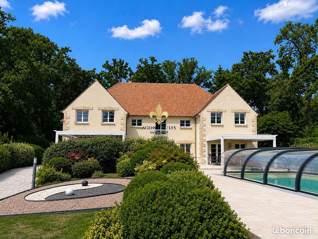 Maison 9 pièces 407 m² · à Lamorlaye · 407 m² · 1 680 000 €