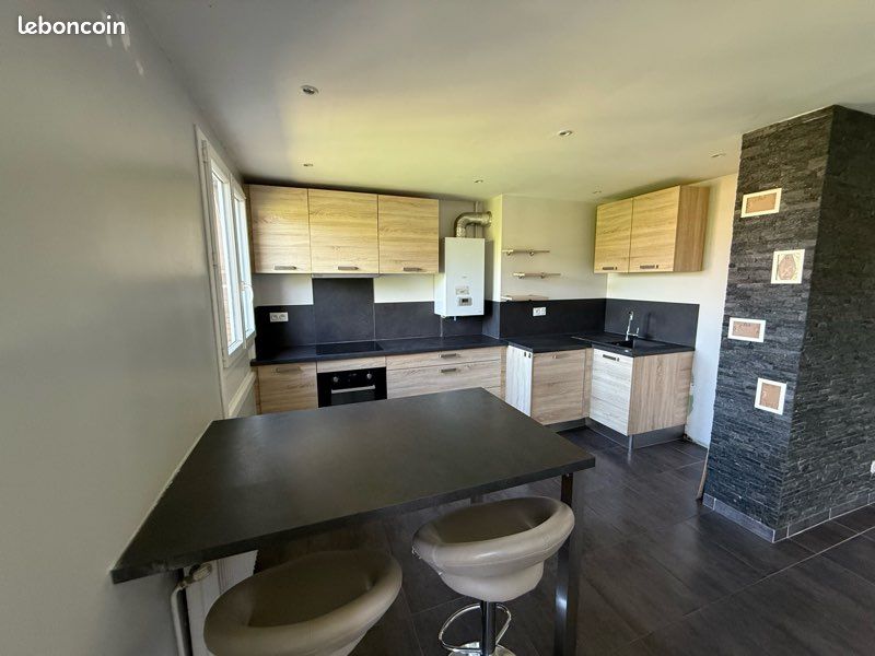 Appartement 4 pièces 70 m² · à Fontaine · 70 m² · 950 €/mois