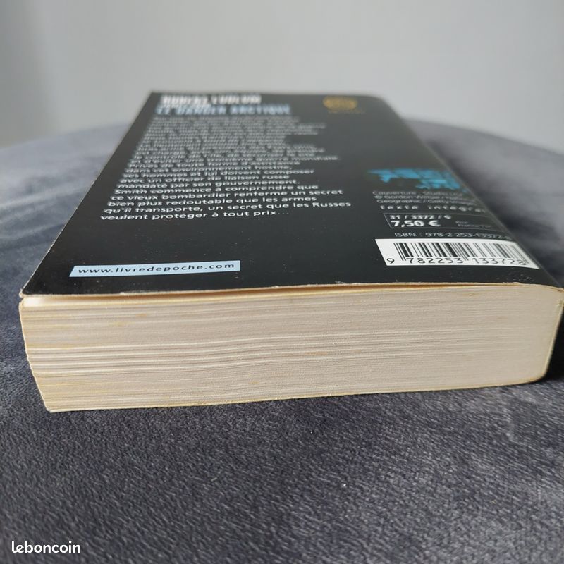 Livre format poche Le danger arctique par Robert Ludlum (image 6)