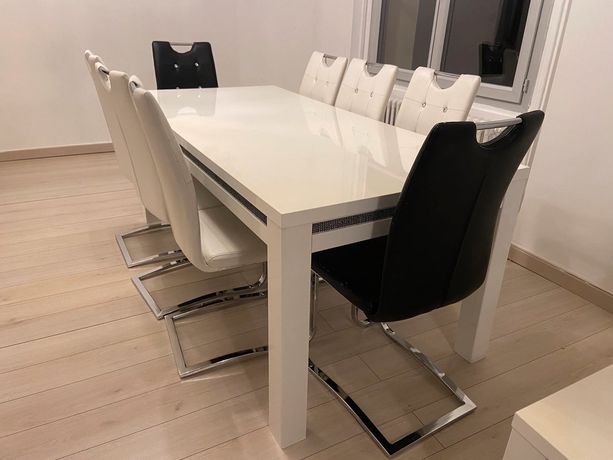 Table 160 cm + 6 chaises LINA. Table pour salle à manger brillante