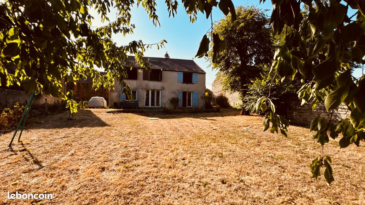 Maison 5 pièces 130 m² · à Arcy-sur-Cure · 130 m² · 176 550 €