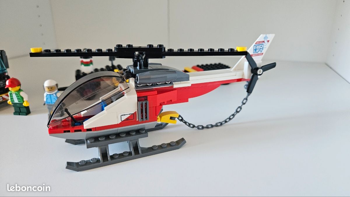 Lego City 60183 Le transporteur d'hélicoptère (incomplet) (image 5)