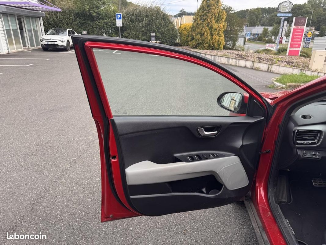 Kia stonic kia 1.0 t-gdi 120 premium dct bva isg (image 6)