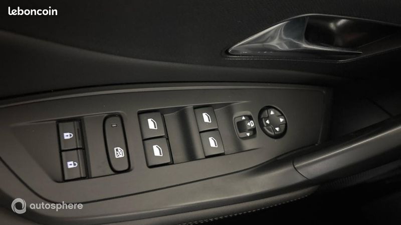 Peugeot 308 1.2 PureTech 130ch S&S Allure Pack (image 28)