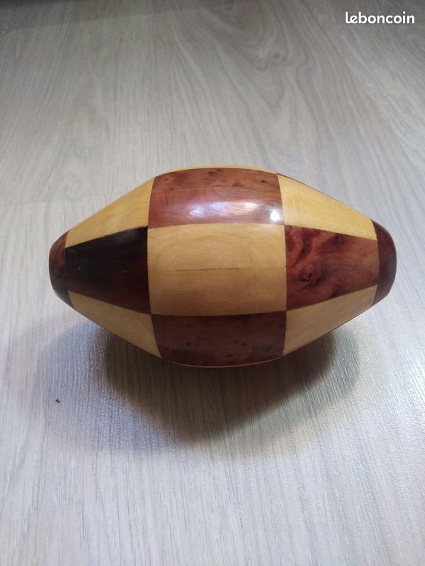 Ballon de rugby en bois (image 2)