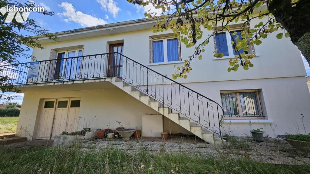 Maison 7 pièces 107 m² · à Valence-en-Poitou · 107 m² · 136 500 €