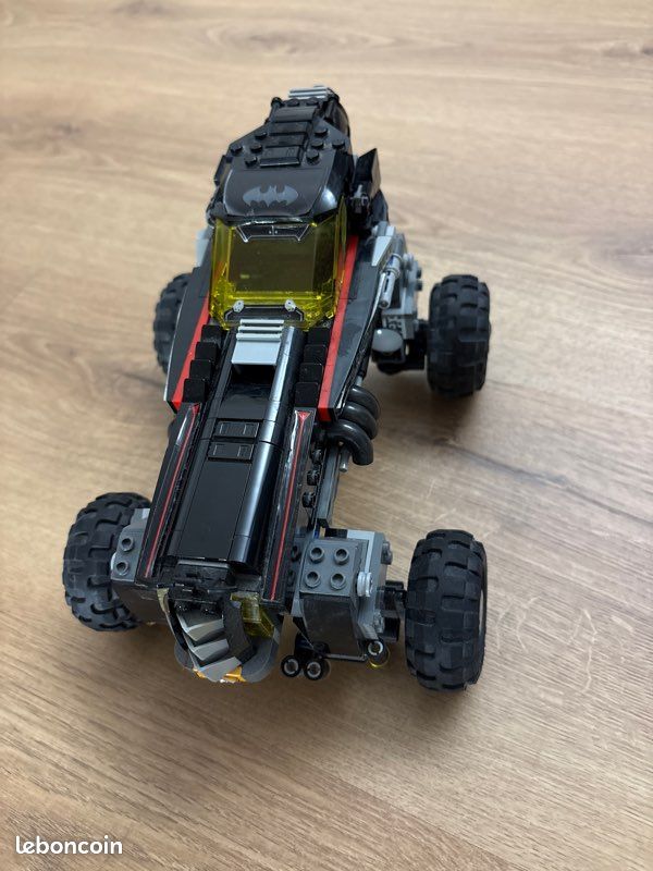 Lego batmobile (image 2)