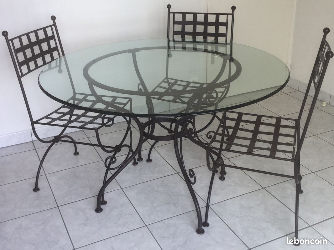 Table en verre et chaises en fer forgé (image 3)