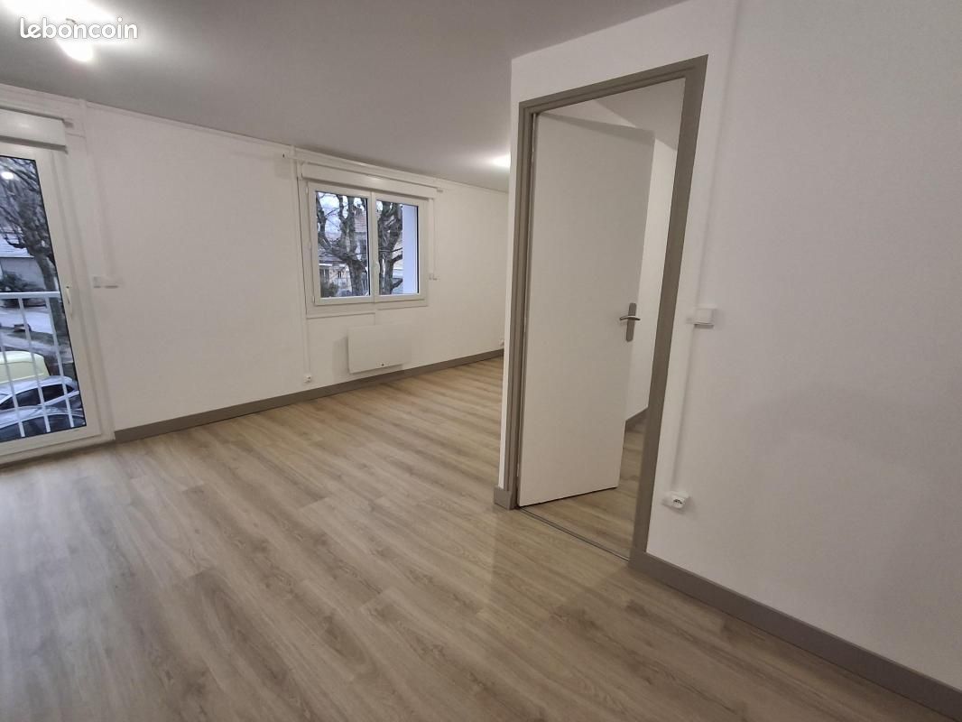 Appartement 3 pièces 56 m² · à Seyssinet-Pariset · 56 m² · 488 €