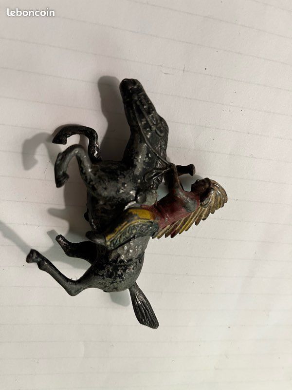 Statuette éléphant de combat - Schleich - Label Emmaüs Statuette éléphant de combat - Schleich - Label Emmaüs