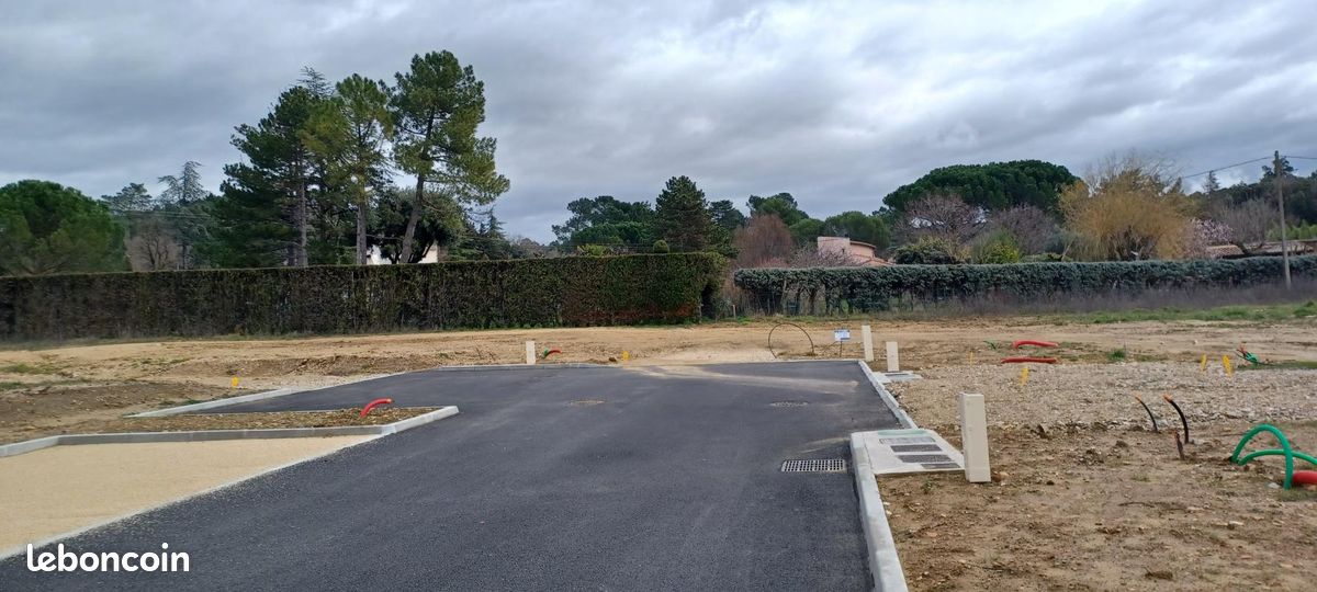 Terrain 1 330 m² Allan · 179 900 €