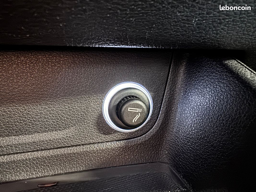 AUDI Q2 35 TFSI 150 150Ch Radar AR Suivi complet Garantie 12 mois (image 26)
