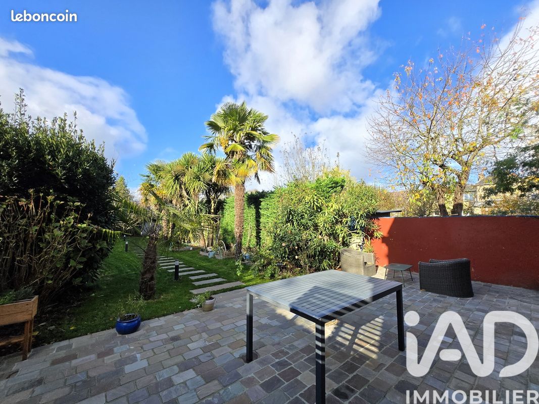 Maison 8 pièces 194 m² · à Rennes · 194 m² · 735 000 €