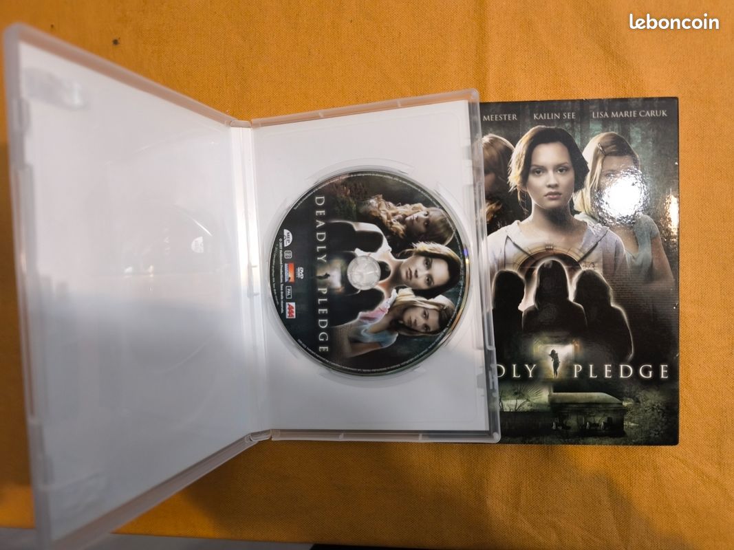 Deadly Pledge - DVD (image 3)