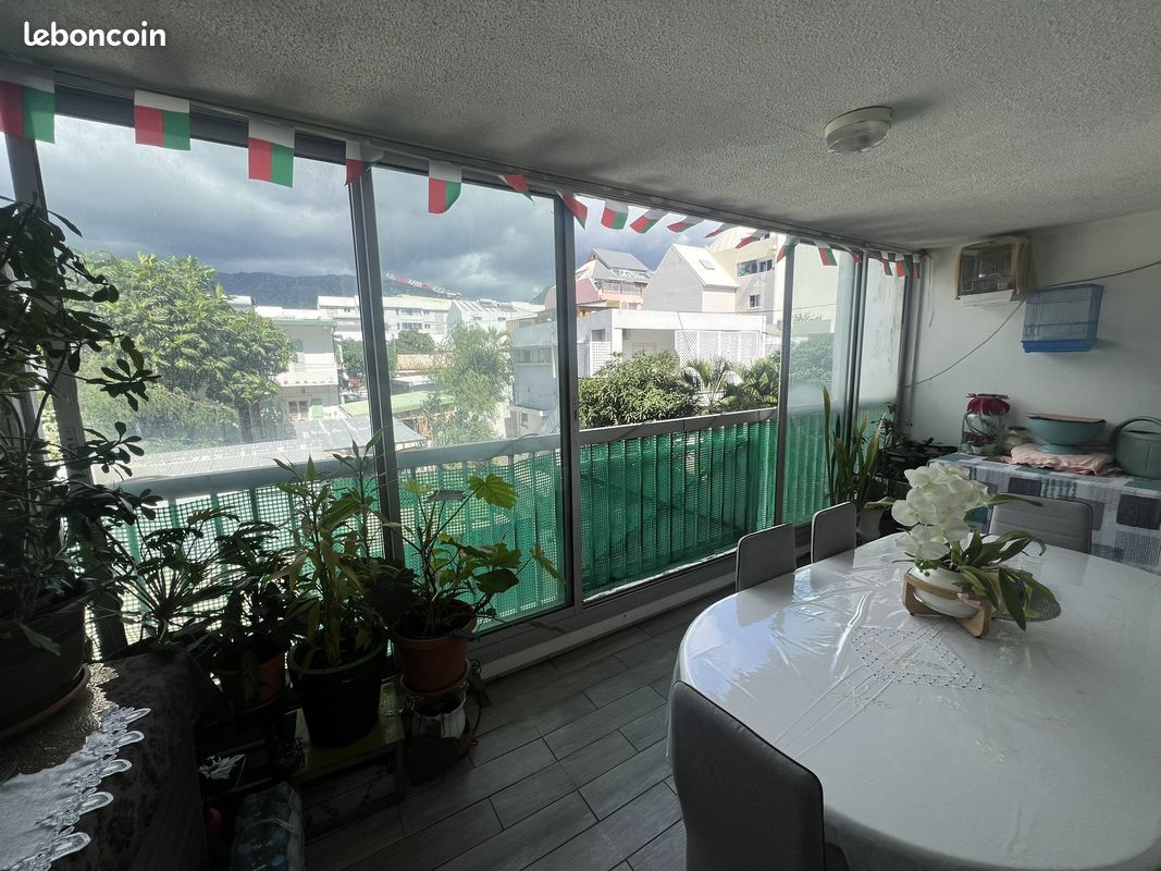 Appartement 3 pièces 90 m² · à Saint-Denis · 90 m² · 145 000 €