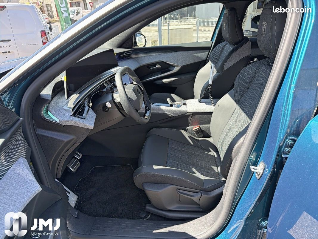 PEUGEOT 3008 Electrique 210 ch 73 kWh GT (image 8)