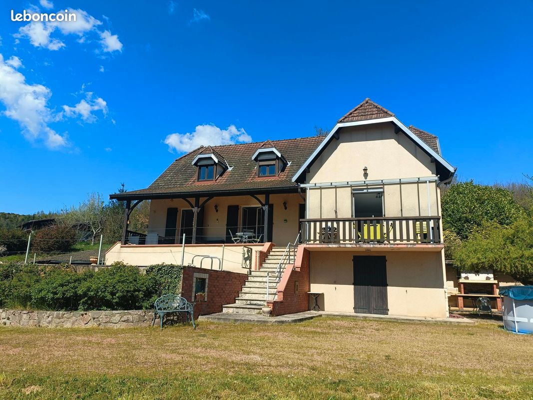 Maison 7 pièces 206 m² · à Chauffailles · 206 m² · 229 000 €