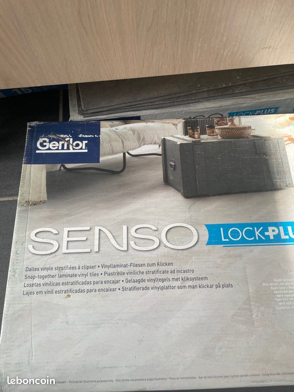 Dalles de sol gerflor vinyle stratifiées à clipser (image 1)