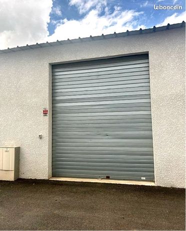 À LOUER – Local atelier 60 m² – Zone artisanale de la Devèze (Pollestres)