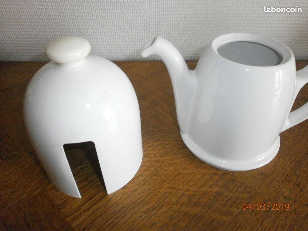 Théière en porcelaine blanche (image 2)