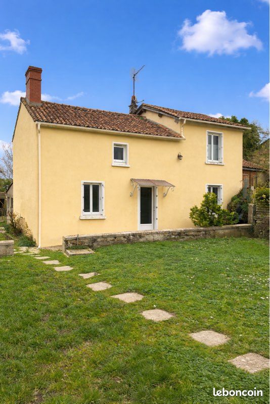 Maison 4 pièces 82 m² · à Thouars · 82 m² · 72 000 €