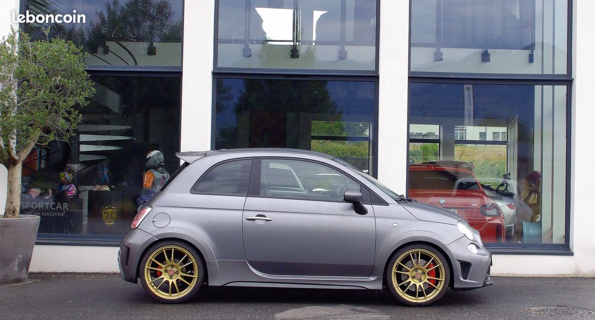 ABARTH 695 1.4I 190CH BIPOSTO / Première main / Couleur Gris Mat Performance / Sièges Baquets Sabelt / échappement AKRAPOVIC / Pack Carbone / Jantes OZ Racing 18 / magnifique exemplaire d'origine (image 7)