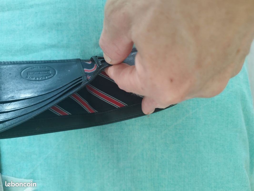 Porte feuille tommy Hilfiger bon état (image 3)