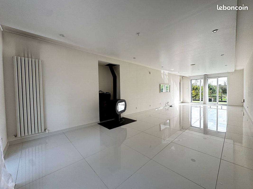Maison 11 pièces 242 m² · à Ferrière-la-Grande · 242 m² · 349 800 €
