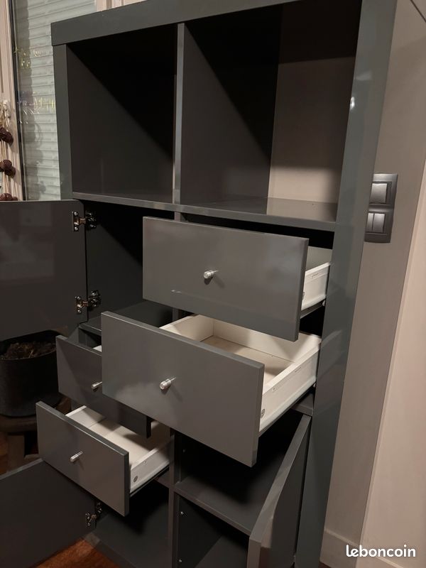 IKEA Kallax 8 cases - laqué gris - Excellent état (image 4)