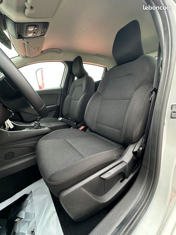 Renault Clio 1.0 L TCe 90 CH "Equilibre" 1ère Main (image 4)