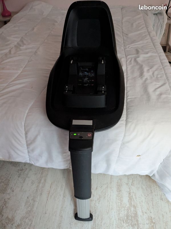 Base ISOFIX (image 1)