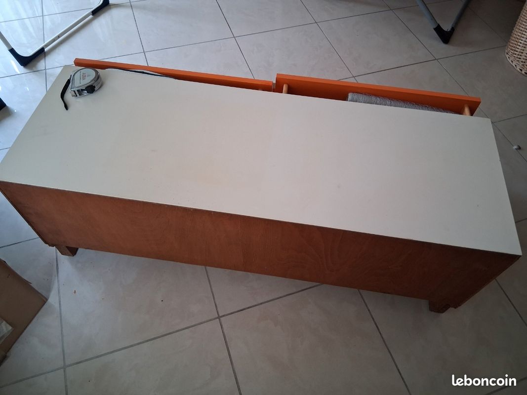 Petit meuble 4 tiroirs longueur 110 profondeur 38 hauteur 40 paiement en espèces à la réception en main propre merci (image 3)