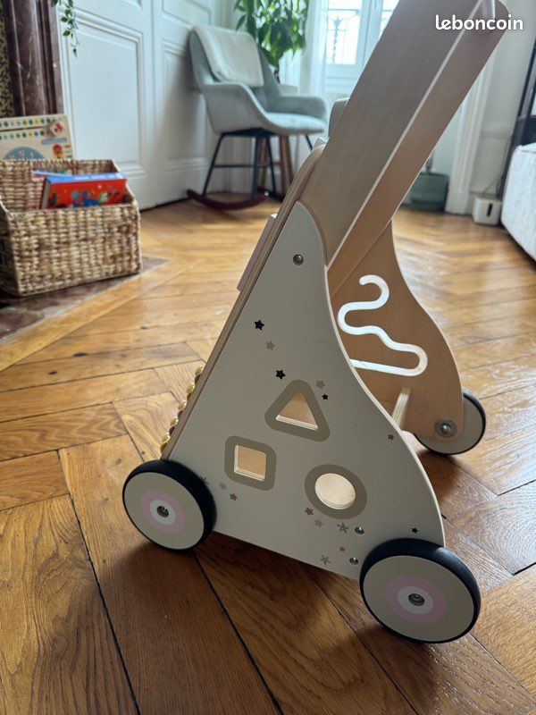 Trotteur bois petite Amélie Jeux Jouets